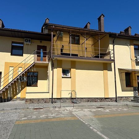 Каприз Hotel Kamianets-Podilskyi Exterior photo