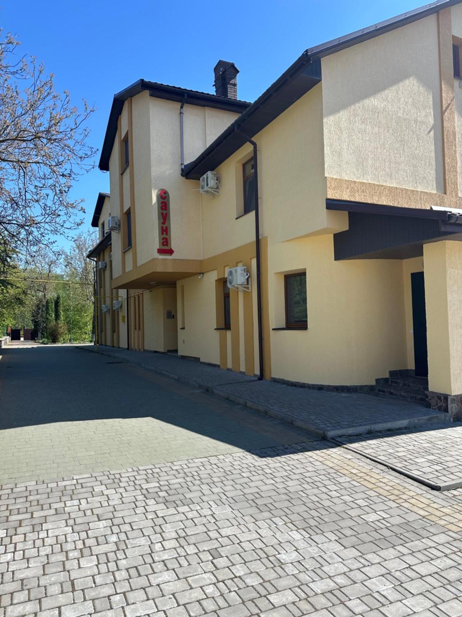 Каприз Hotel Kamianets-Podilskyi Exterior photo